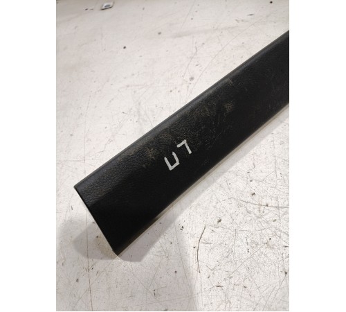 Обшивка (накладка) стойки передняя левая