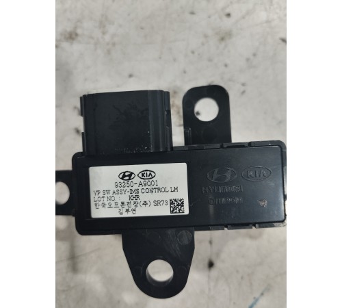 Кнопка памяти сиденья передняя левая