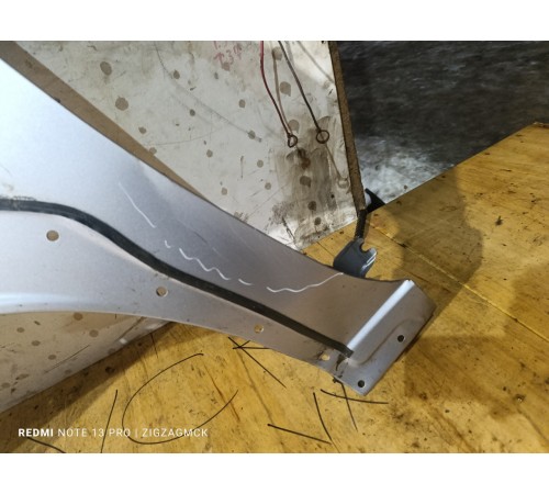 Крыло переднее левое