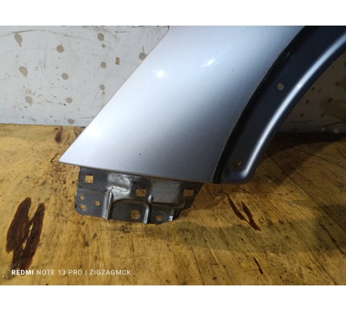 Крыло переднее левое