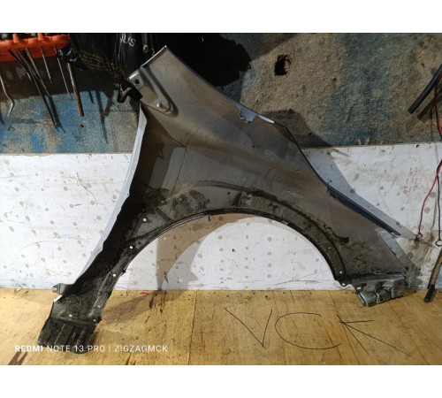 Крыло переднее левое