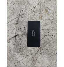 Кнопка закрывания багажника