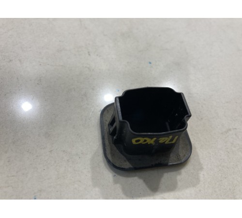 Заглушка (накладка) крышки багажника