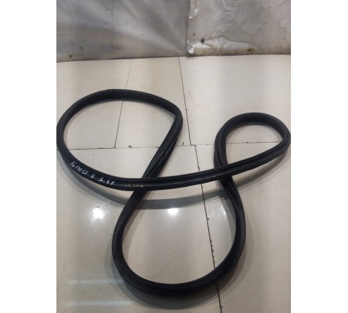 Уплотнитель двери (задний, правый)