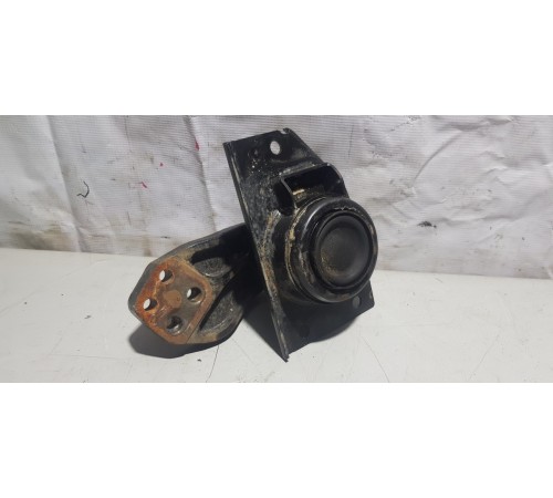 Опора двигателя правая