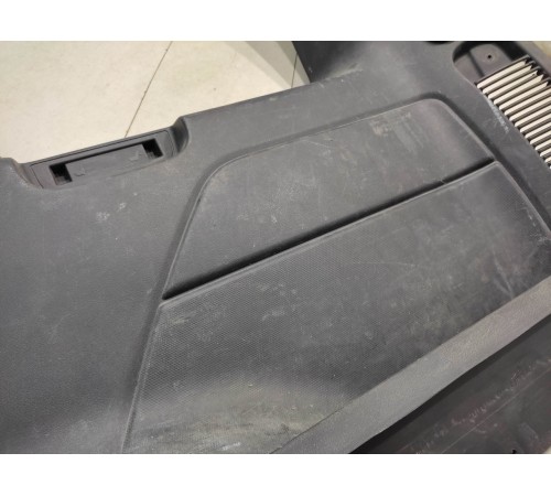 Обшивка багажника (правая)