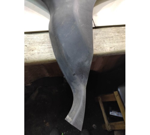 Обшивка багажника (правая)