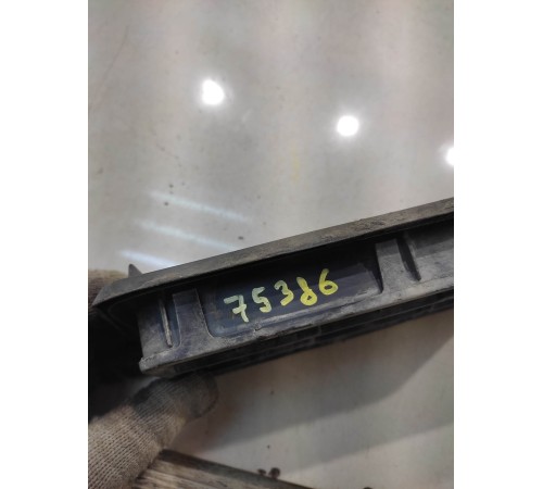 Вентиляционная решётка (задняя, левая)