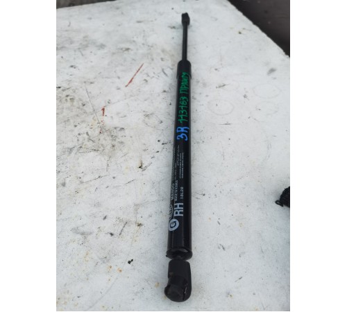 Амортизатор крышки багажника правый