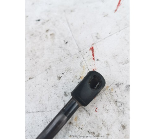 Амортизатор крышки багажника правый