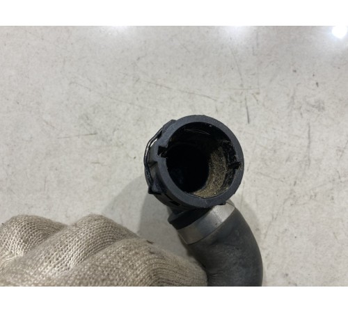 Патрубок системы охлаждения