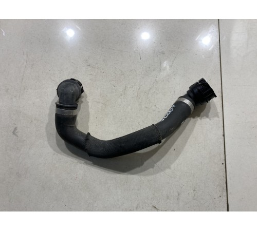 Патрубок системы охлаждения