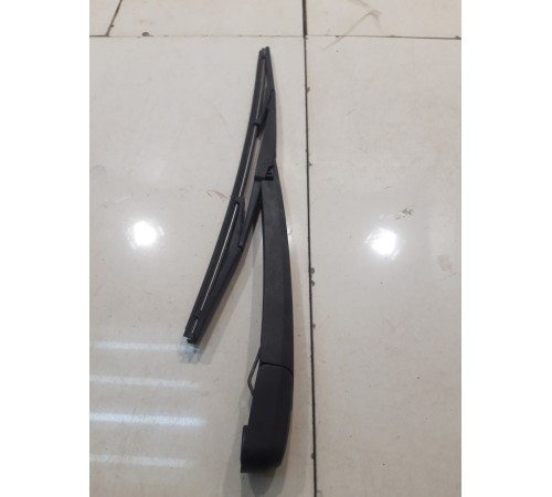 Поводок стеклоочистителя (задний)