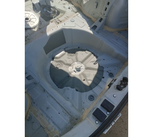 Пол багажника