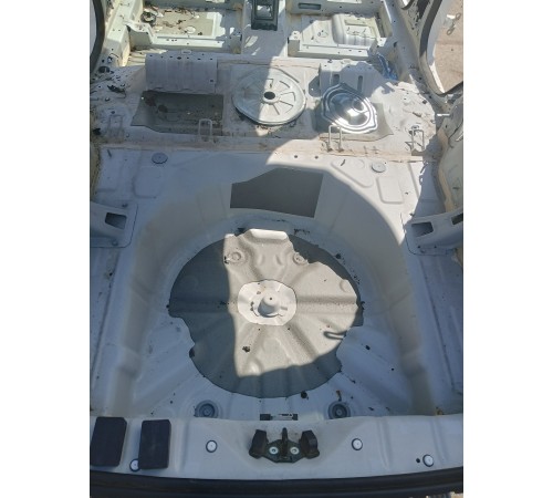 Пол багажника