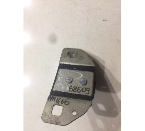 Ответная часть замка багажника