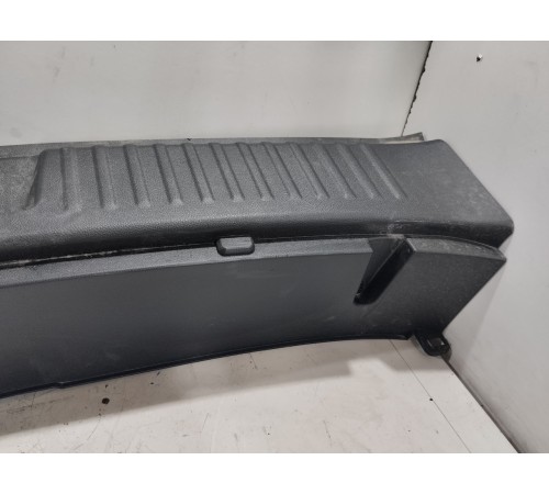 Накладка панели багажника