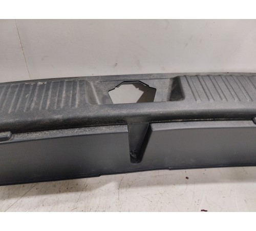 Накладка панели багажника