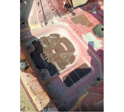 Ниша багажника (запасного колеса)