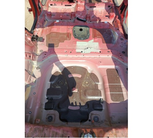 Ниша багажника (запасного колеса)