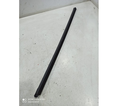 Уплотнитель стекла передний правый внутренний