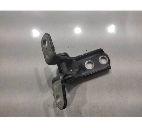 Петля двери (задняя, правая, нижняя)