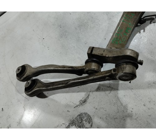 Кулак поворотный передний левый