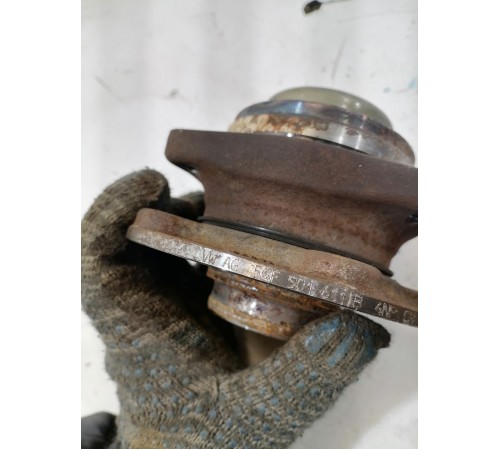 Ступица передняя правая