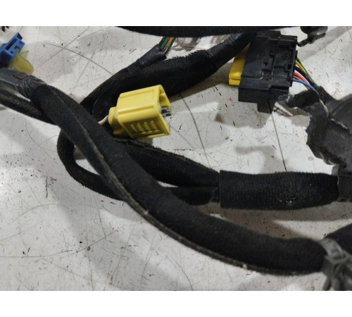 Электропроводка двери передняя левая