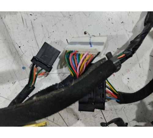 Электропроводка двери передняя левая