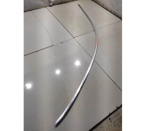 Молдинг двери(передний правый)