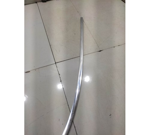 Молдинг двери(передний правый)