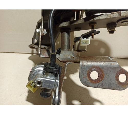 Педаль тормоза