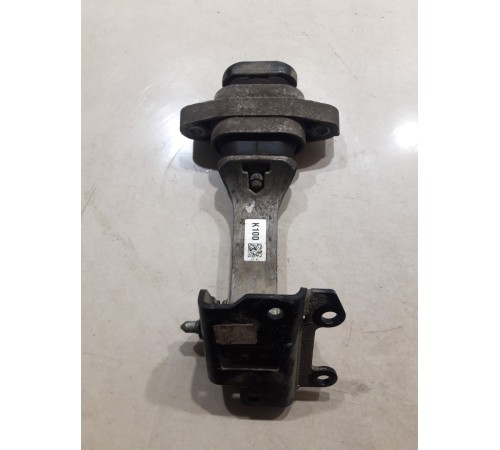 Опора двигателя задняя