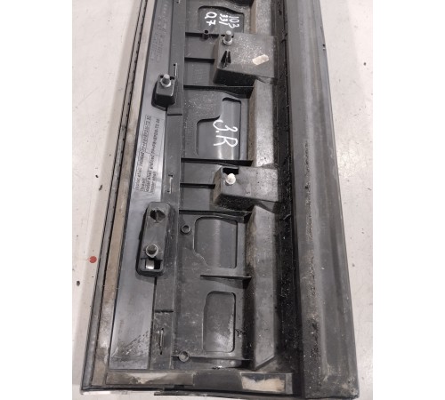 Накладка двери (задняя правая)