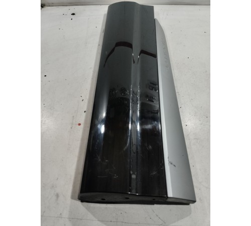 Накладка двери (задняя правая)