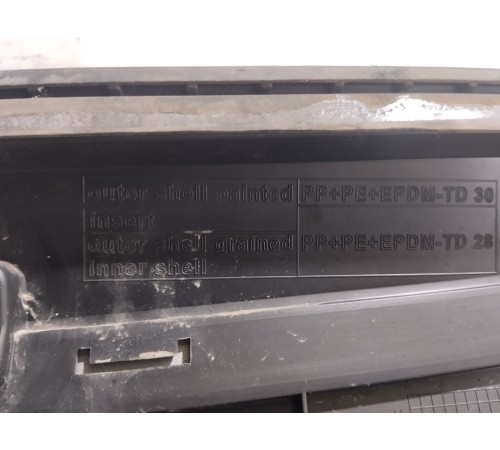 Накладка двери (задняя правая)