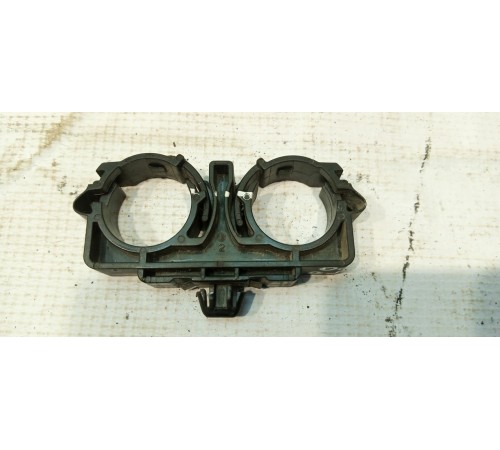 Кронштейн патрубков охлаждения