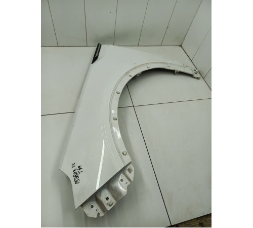 Крыло переднее левое