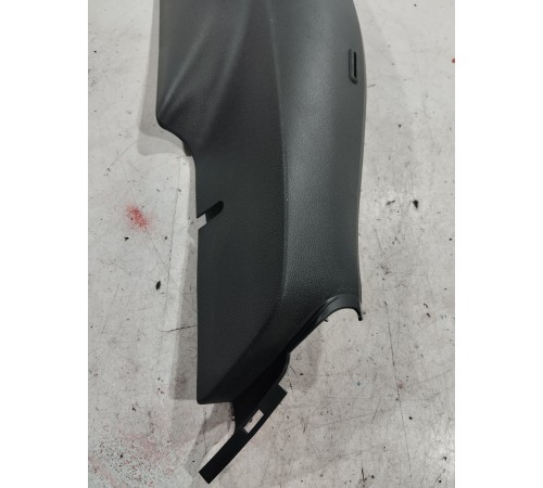 Обшивка задней правой стойки