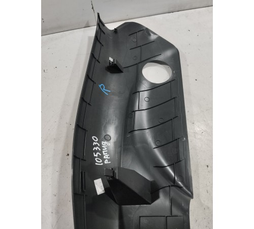 Обшивка задней правой стойки