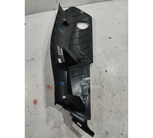 Обшивка задней правой стойки