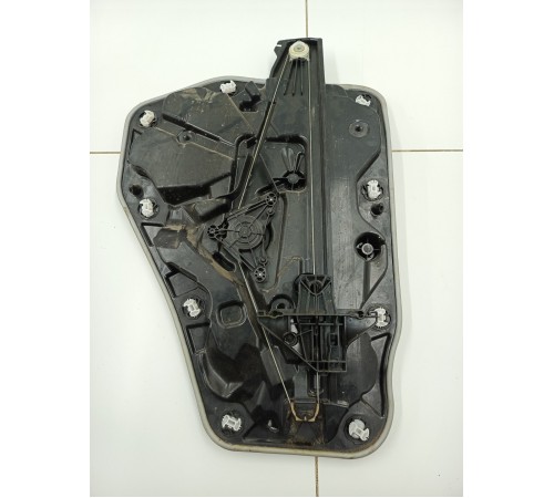 Стеклоподъемник задний правый