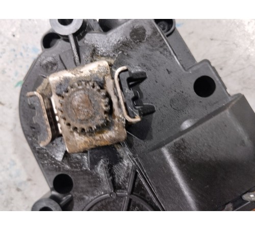 Моторчик люка передний