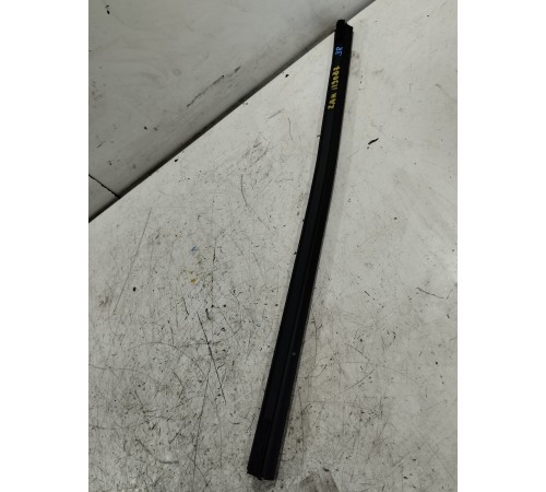 Уплотнитель стекла задний правый внутренний