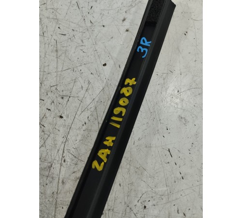 Уплотнитель стекла задний правый внутренний