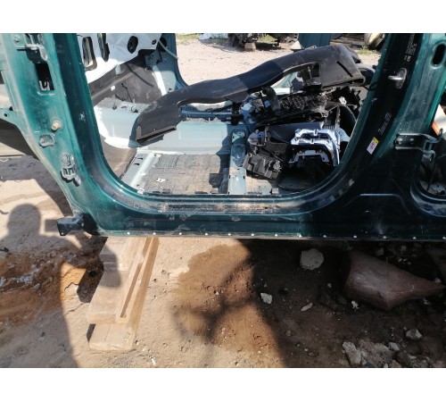 Порог левый с центральной стойкой