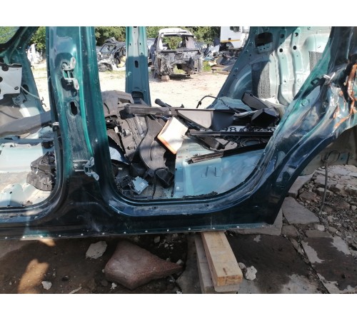 Порог левый с центральной стойкой