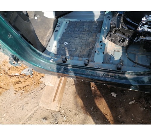 Порог левый с центральной стойкой