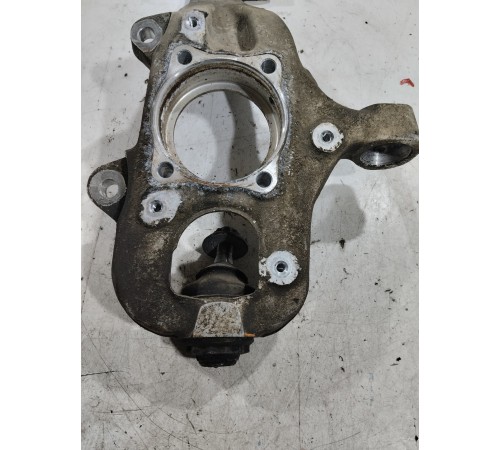 Кулак поворотный(передний правый)